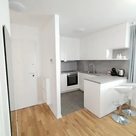 Апартаменты Adriana *